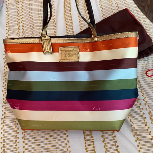 Small coach tote with dust bag - Picture 10 of 11